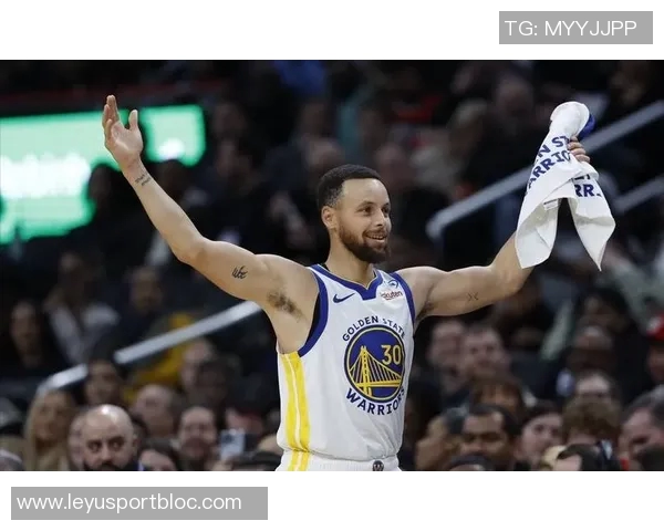 曾经的船长保罗回归首战表现平平仅得4分并送出4次助攻